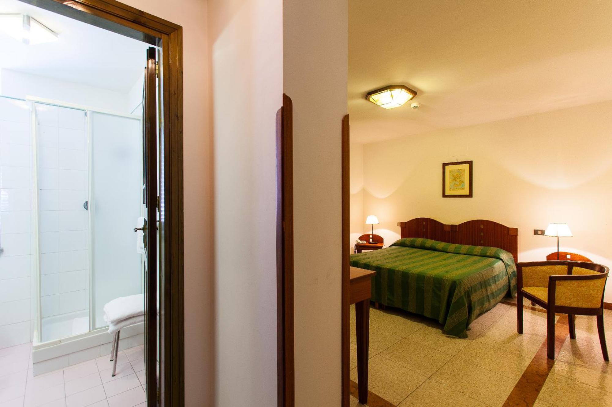 Standard Double or Twin Room,1572626735:JPEG